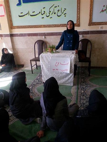 جلسه آموزشی بلوغ و نوجوان در دبیرستان دور اول دخترانه ام البنین شهرستان هرسین برگزار شد