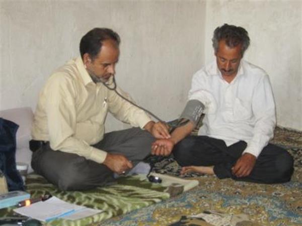 ارائه ویزیت و داروی رایگان به مناطق محروم دهستان چشمه کبود به مناسبت هفته دفاع مقدس