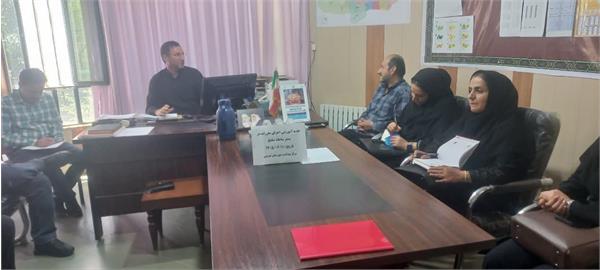 برگزاری جلسه کارشناسان بهداشت محیط مراکز با رئیس مرکز بهداشت شهرستان هرسین